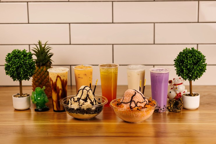 various drinks and thai shaved ice