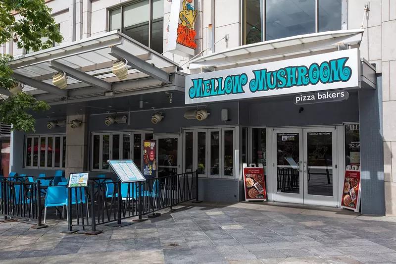 restaurant on mall