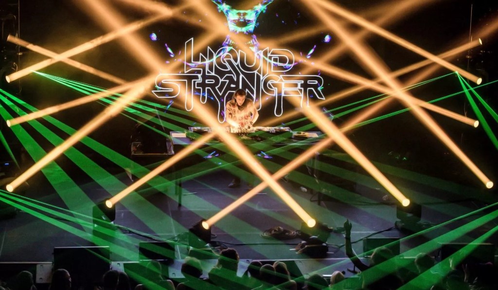 light show from Liquid Stranger