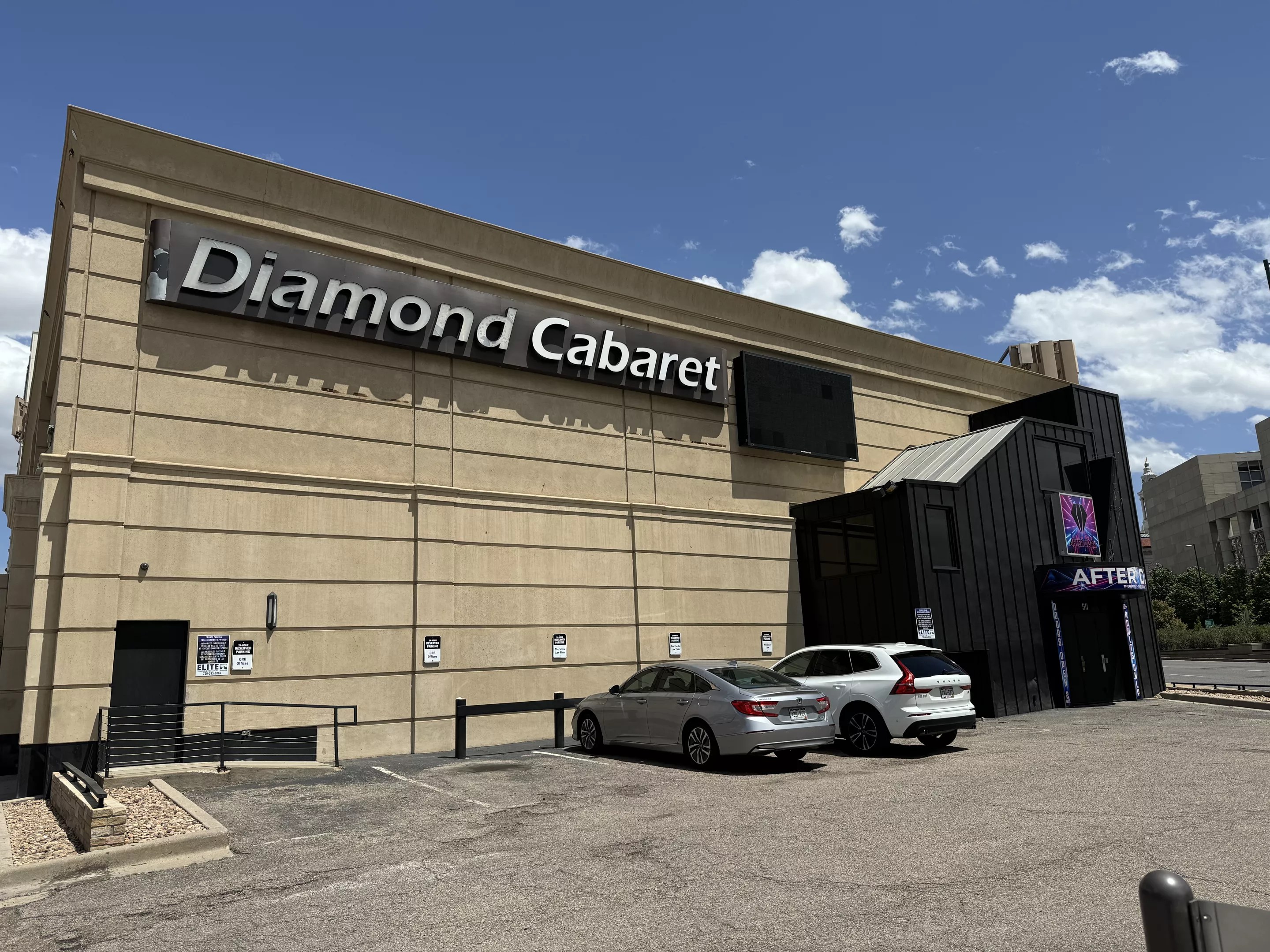 Diamond Cabaret strip club during the day