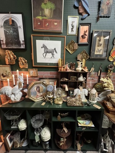 A shelf of antiques
