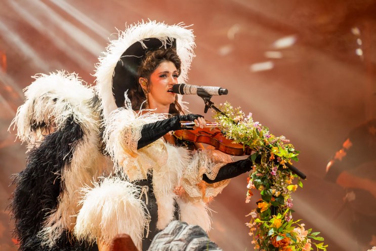 Sierra Ferrell performing at Red Rocks